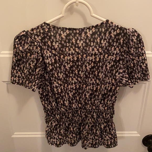 Black floral pattern low V cut pleated blouse, NWT - Picture 3 of 4